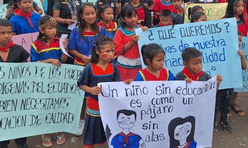 En 2018, la escuela Río Cofanes fue inhabilitada debido a la erosión del río Aguarico./ Foto: cortesía Cofanes Sinangoe