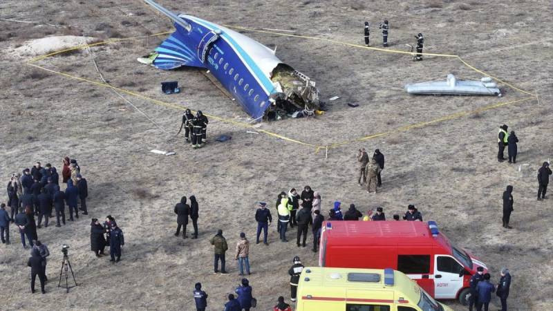 “La explosión de un misil de defensa aérea dañó el avión y desactivó sus sistemas” / Foto: EFE