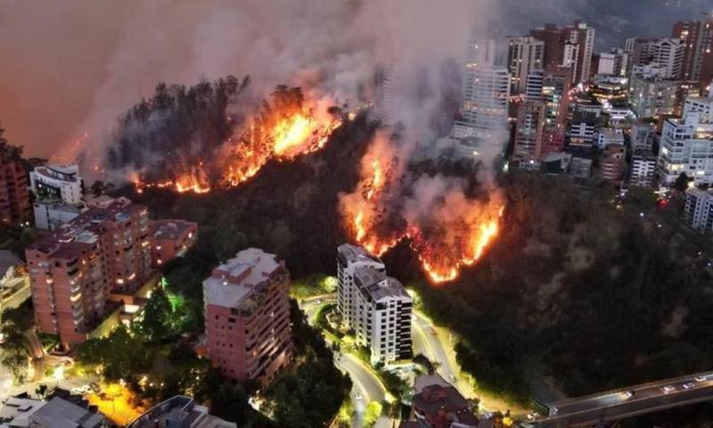 Uno de los incendios registrados ayer afectó al barrio González Suárez / Foto: cortesía