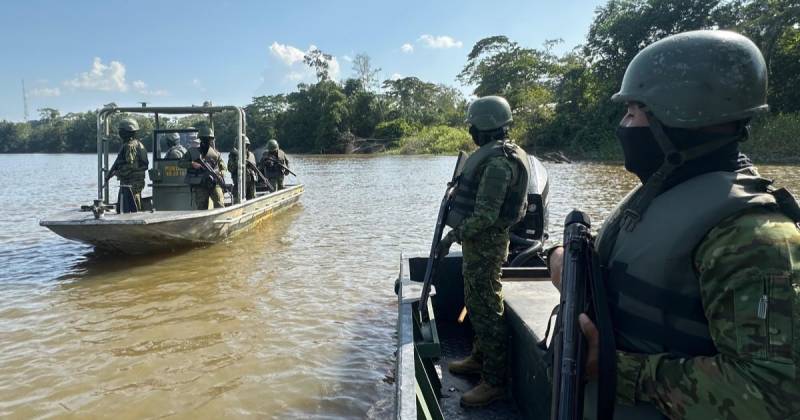 Los soldados patrullan constantemente los ríos amazónicos / Foto: cortesía Fuerzas Armadas