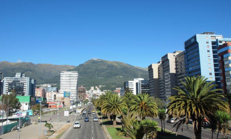 ¿Hasta qué hora es el Pico y placa en Quito? Desde las 6:00 hasta las 9:30 y de las 16:00 a las 20:00 / Foto: Shutterstock