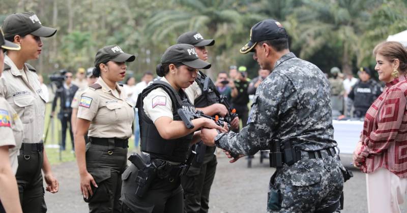 Noboa destacó la labor de los policías / Foto: cortesía Presidencia 