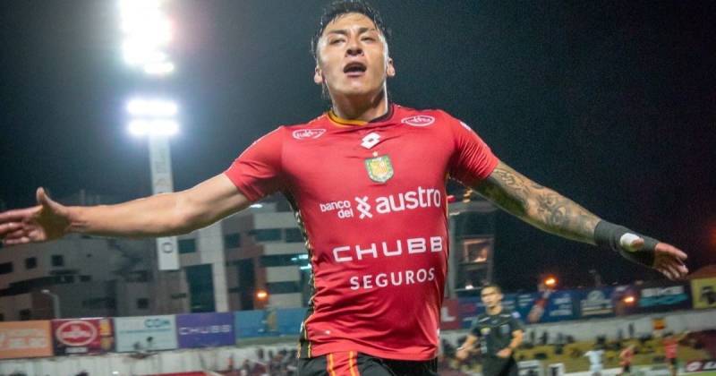 Alejandro Tobar anotó los 2 goles del Deportivo Cuenca frente a Aucas / Foto: cortesía Deportivo Cuenca