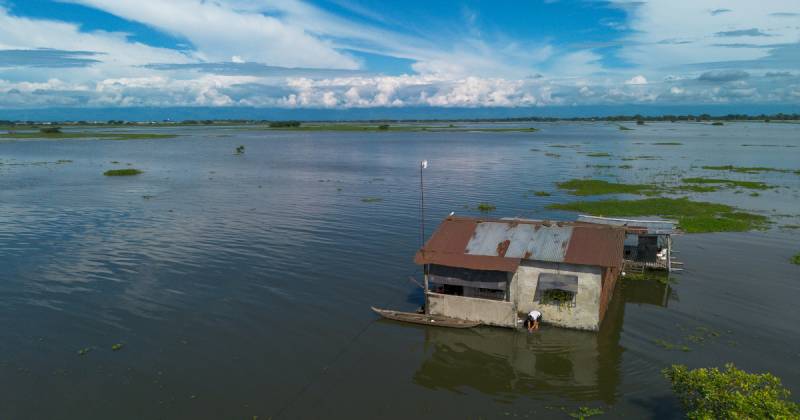 Las fuertes precipitaciones han causado deslizamientos, inundaciones y desbordamientos de ríos / Foto: EFE