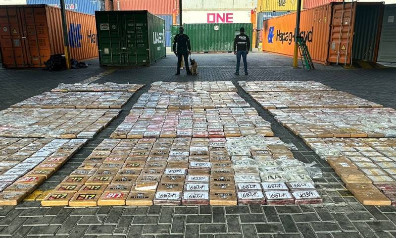 La droga estaba escondida dentro de once tanques metálicos de forma cilíndrica / Foto: cortesía Polícia Nacional 