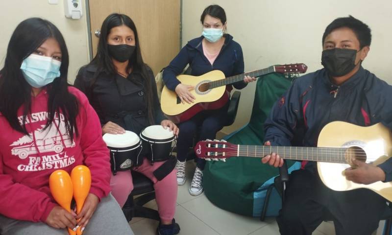 Se adquirieron guitarras, maracas, bongós, balones, cuerdas…/ Foto: cortesía Ministerio de Salud