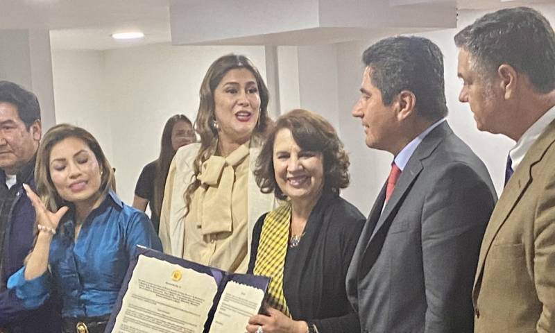 El reconocimiento se realizó en el miércoles en la sede del Parlamento Andino, en Bogotá/ Foto: cortesía La Data