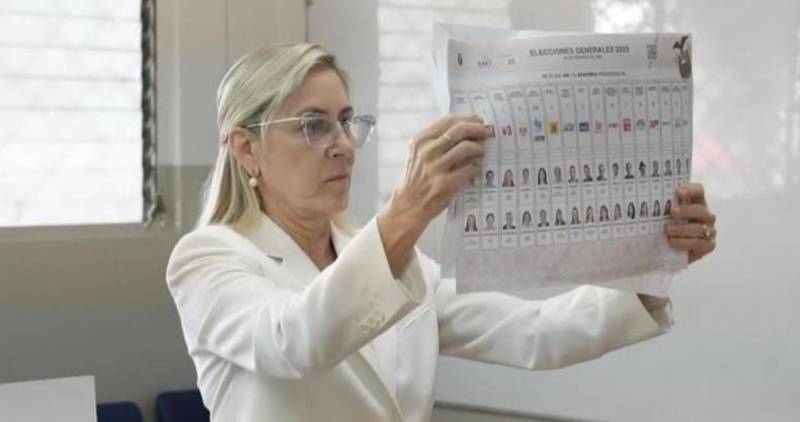 Anabella Azín, madre del presidente Daniel Noboa, fue la asambleísta más votada / Foto: cortesía Anabella Azín