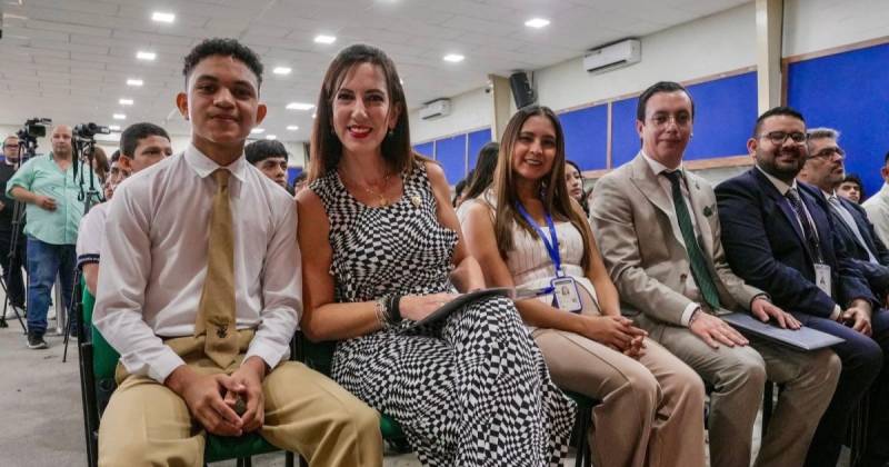 Alegria Crespo, ministra de Educación, presentó el plan en Guayaquil / Foto: cortesía Ministerio de Educación